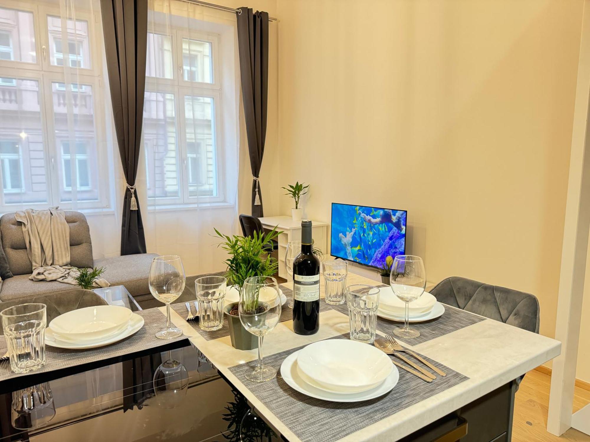Free Parking - Cozy Apartment Near Vysehrad Railway Bridge براغ المظهر الخارجي الصورة