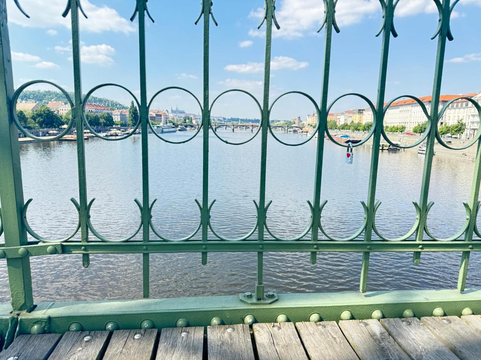 Free Parking - Cozy Apartment Near Vysehrad Railway Bridge براغ المظهر الخارجي الصورة
