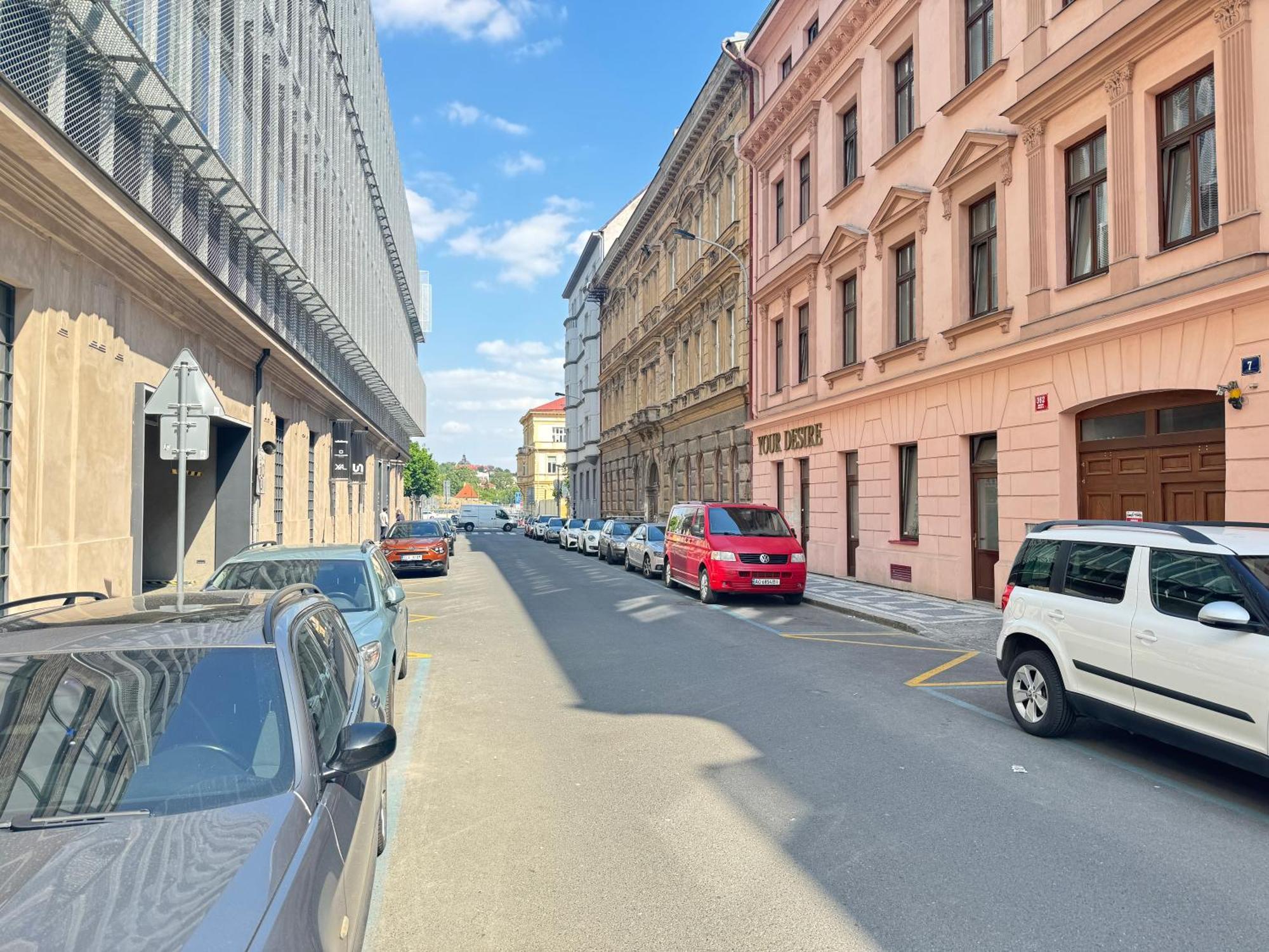 Free Parking - Cozy Apartment Near Vysehrad Railway Bridge براغ المظهر الخارجي الصورة